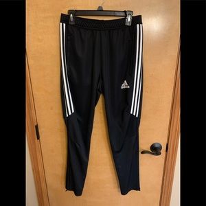 Men’s Adidas Tiro Training Pants sz M medium
